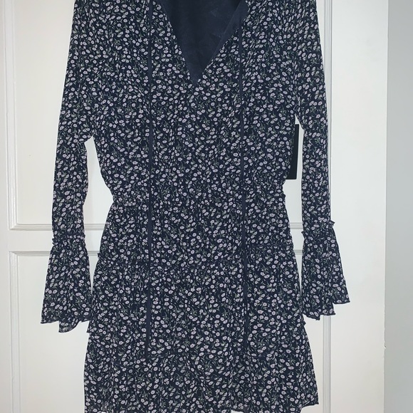 Lulu’s Navy Floral Long sleeve dress - Picture 4 of 7